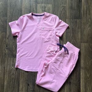 Fabletics small pink scrub jogger set